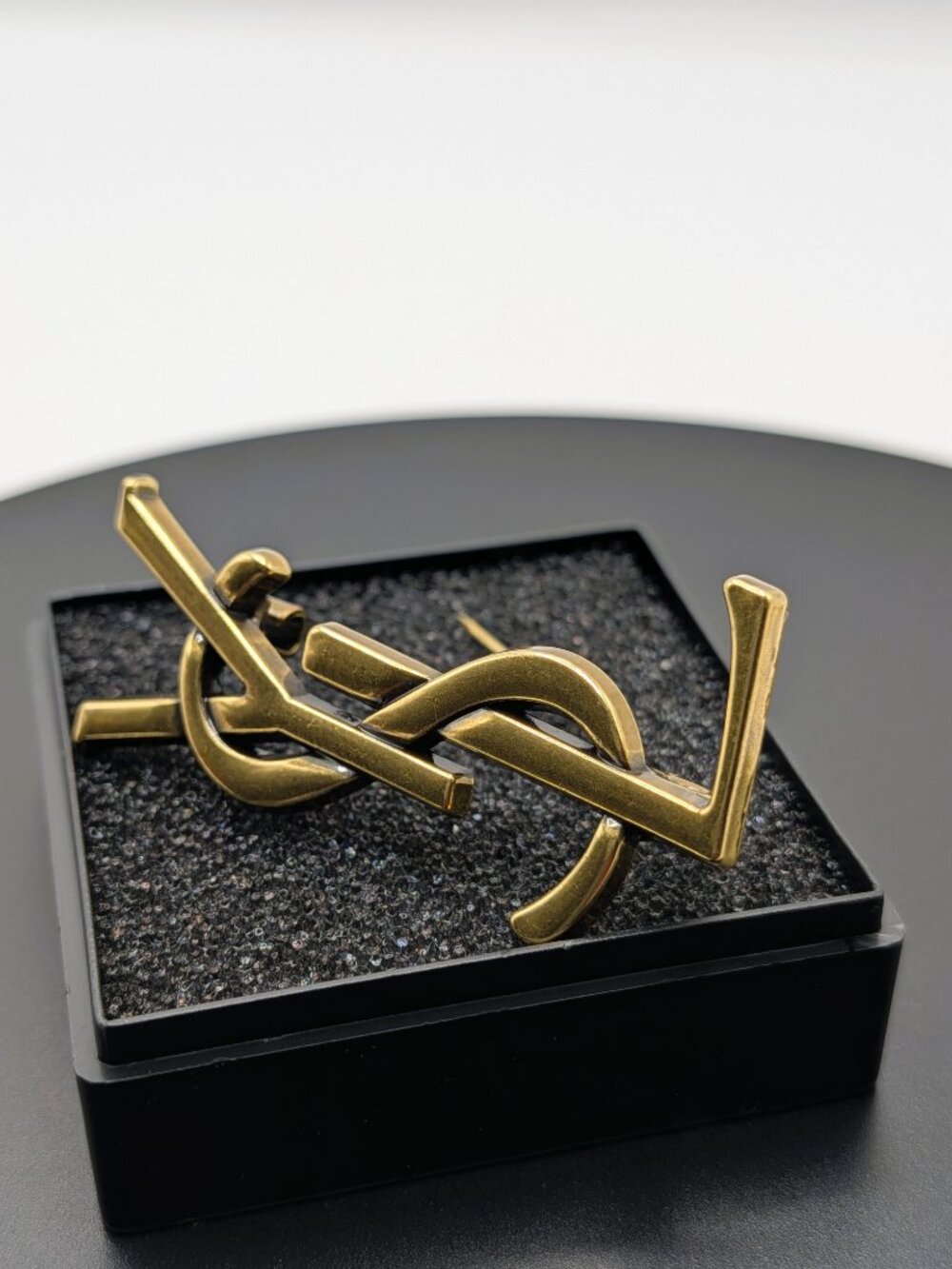 Vintage Bron Yves Saint Laurent YSL Brooch Employee Appreciation Lapel Pin Small - Picture 6 of 7